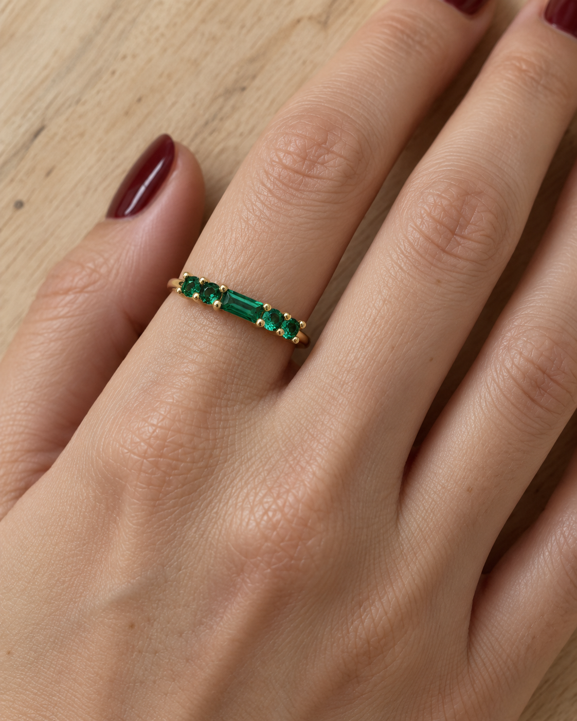 Bague Monte Cristo plaquée or 3 microns, oxydes de zirconium verts, portée